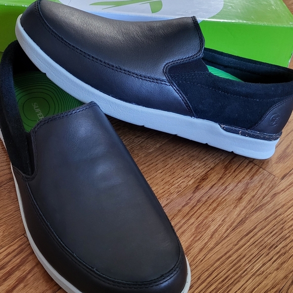 Men's Black Slip-On Shoes - Picture 1 of 9